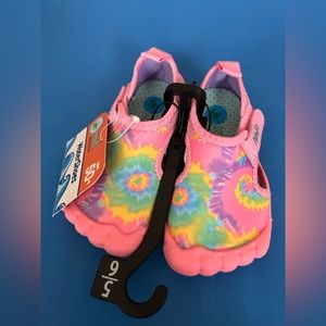NEWTZ Beach Pool Watershoes Sandals Pink Tie dye Toddler Girls 5/6 NWT